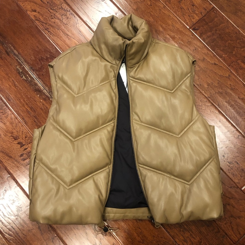 NWT Zara Women’s Oversized Faux Leather Puffer Vest - Picture 6 of 11